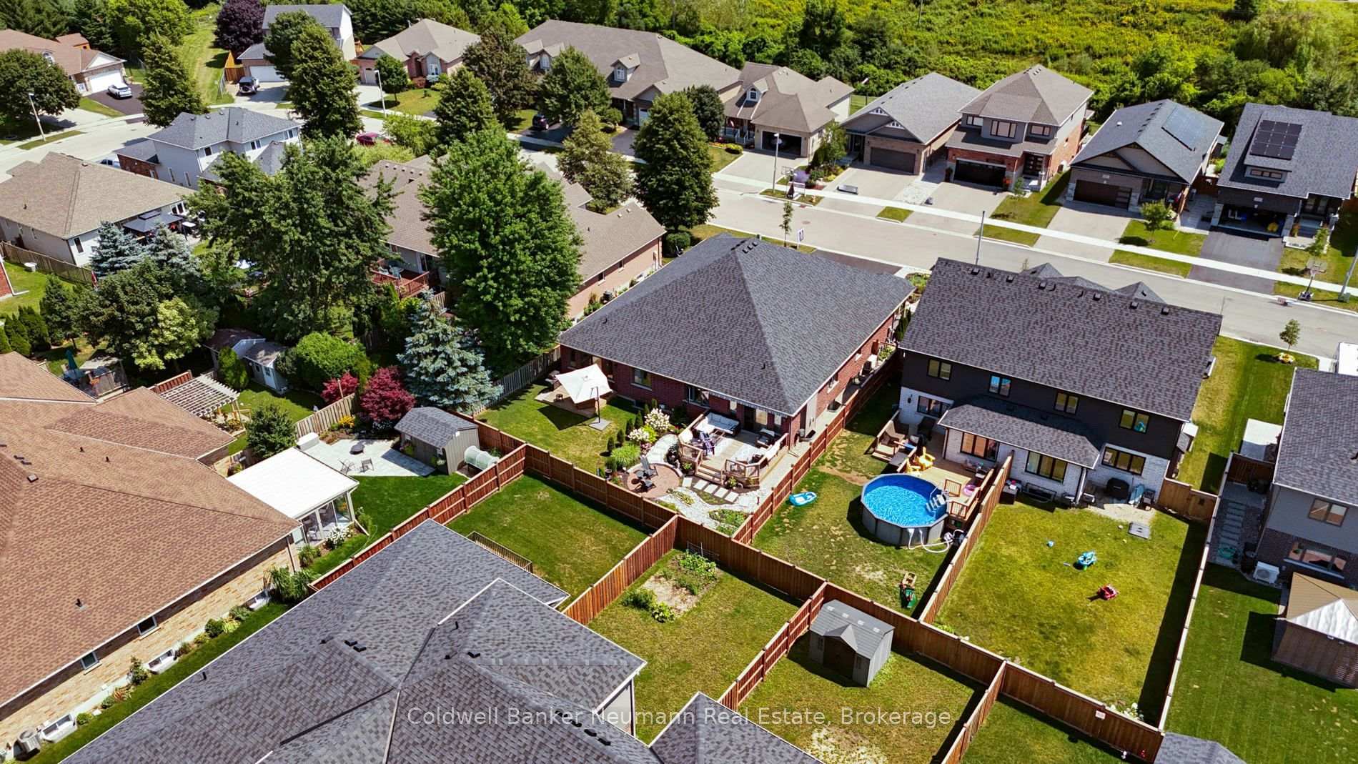 Photo 40 of 72 Halls Drive, Centre Wellington, Elora/Salem — HOMEH