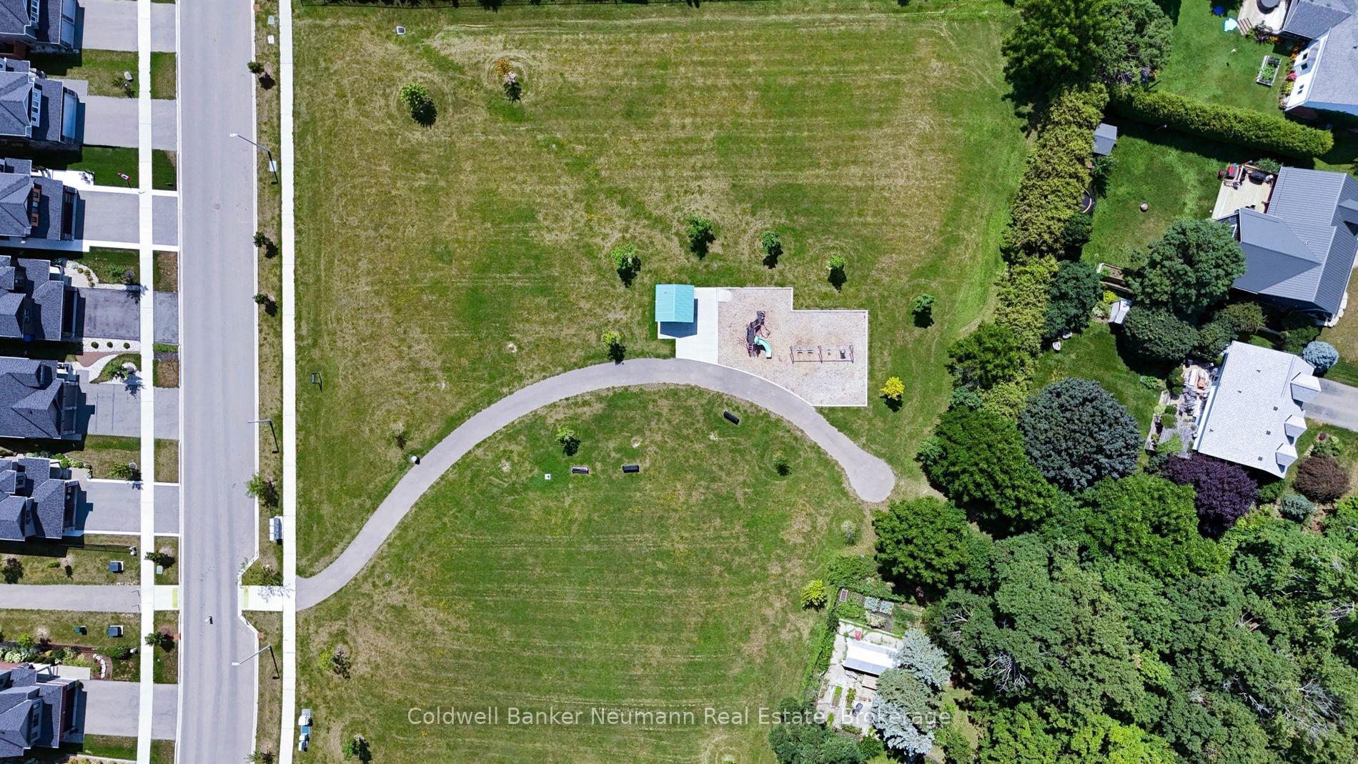 Photo 42 of 72 Halls Drive, Centre Wellington, Elora/Salem — HOMEH
