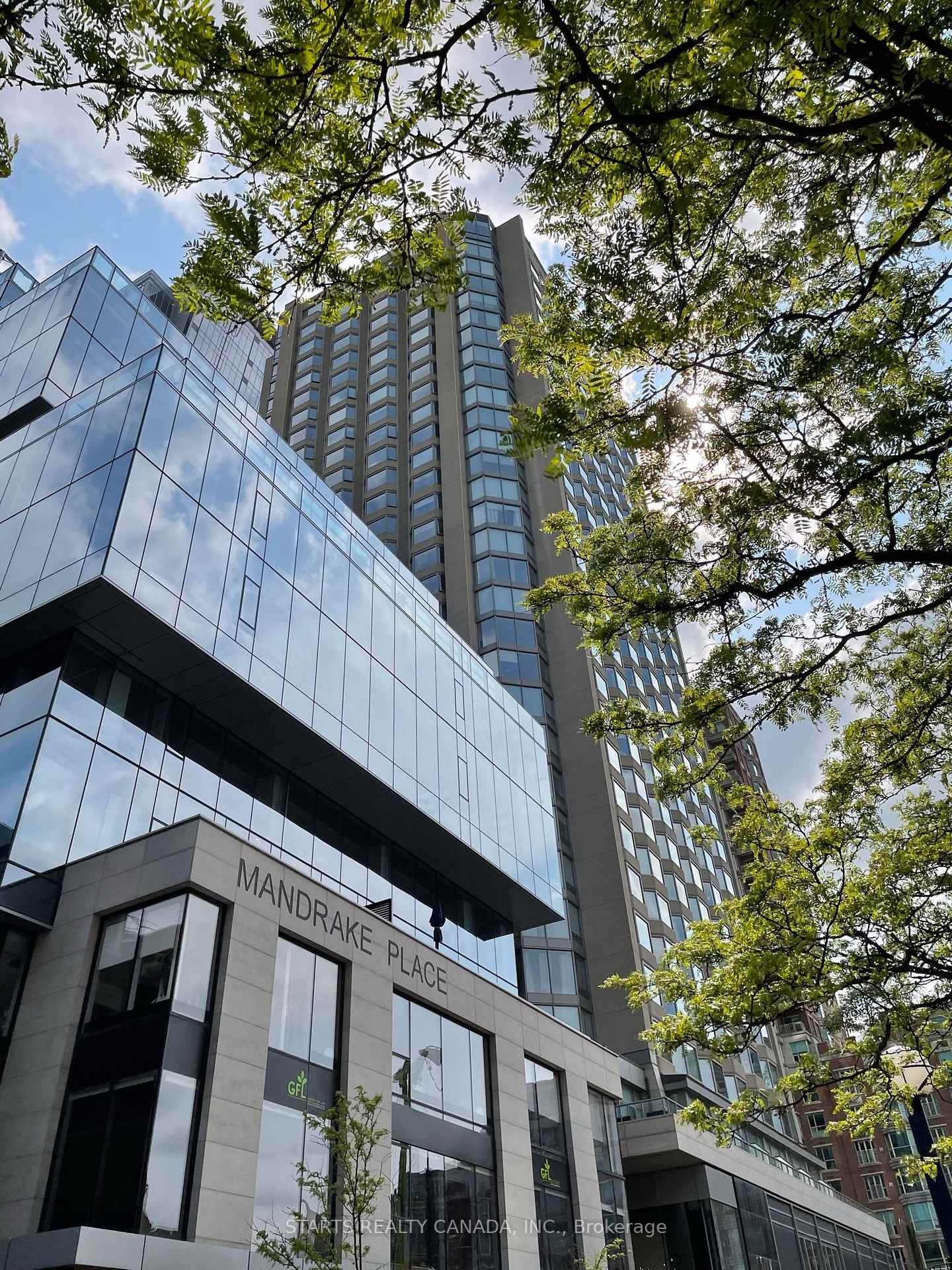 Front of Unit 1009, 155 Yorkville Avenue