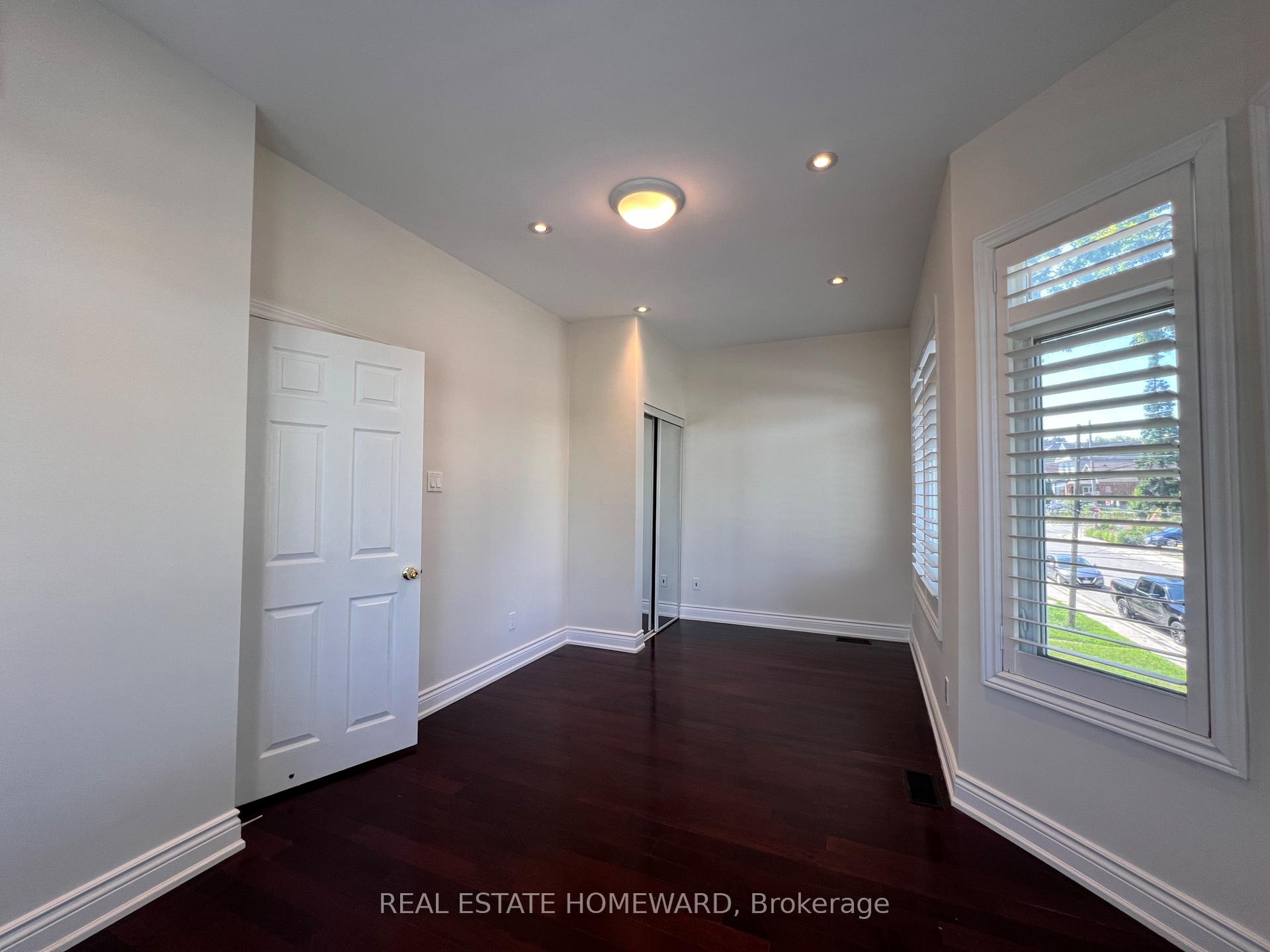 Photo 23 of 171 Westlake Avenue, Toronto, Woodbine-Lumsden — HOMEH