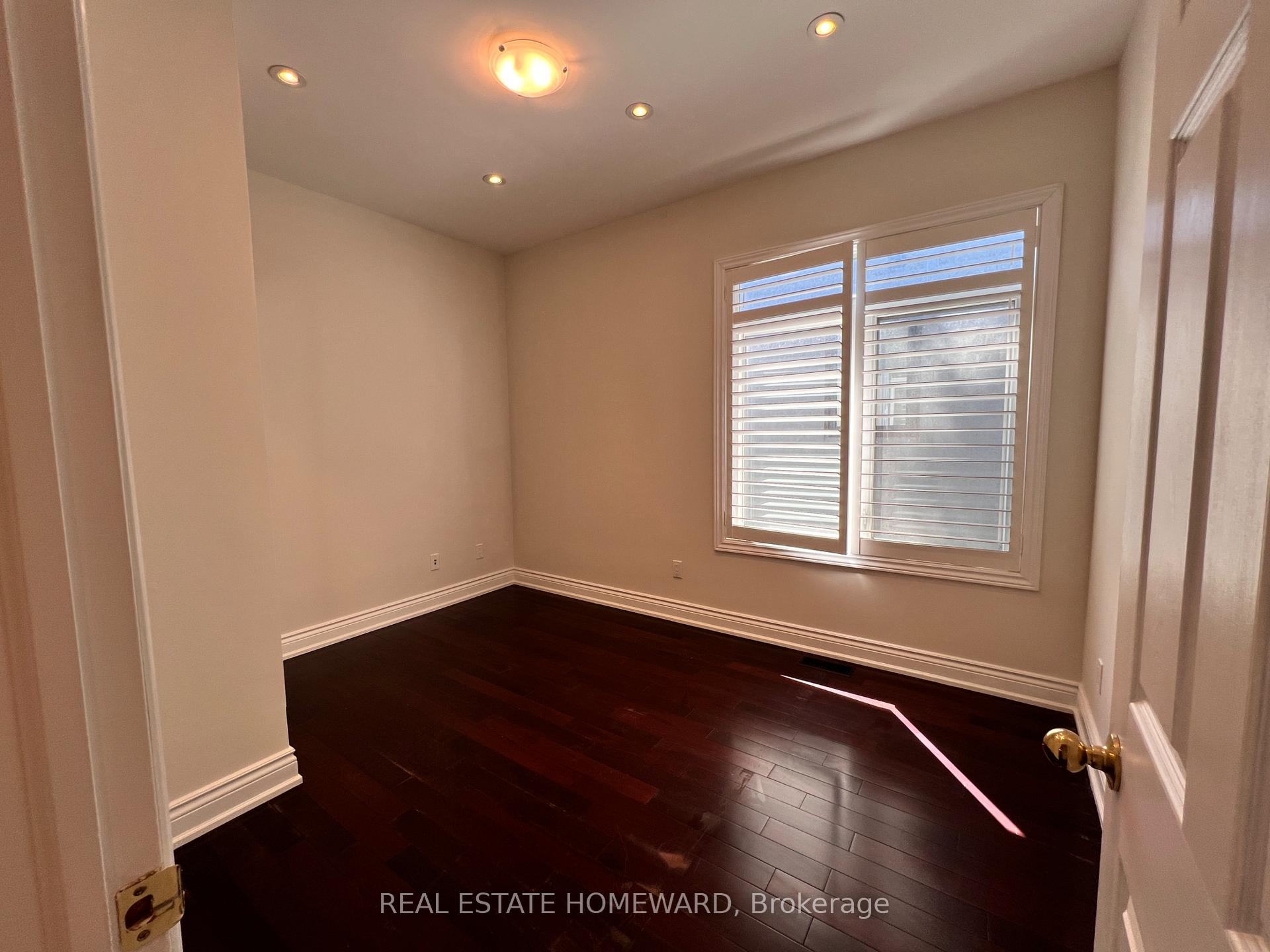 Photo 26 of 171 Westlake Avenue, Toronto, Woodbine-Lumsden — HOMEH