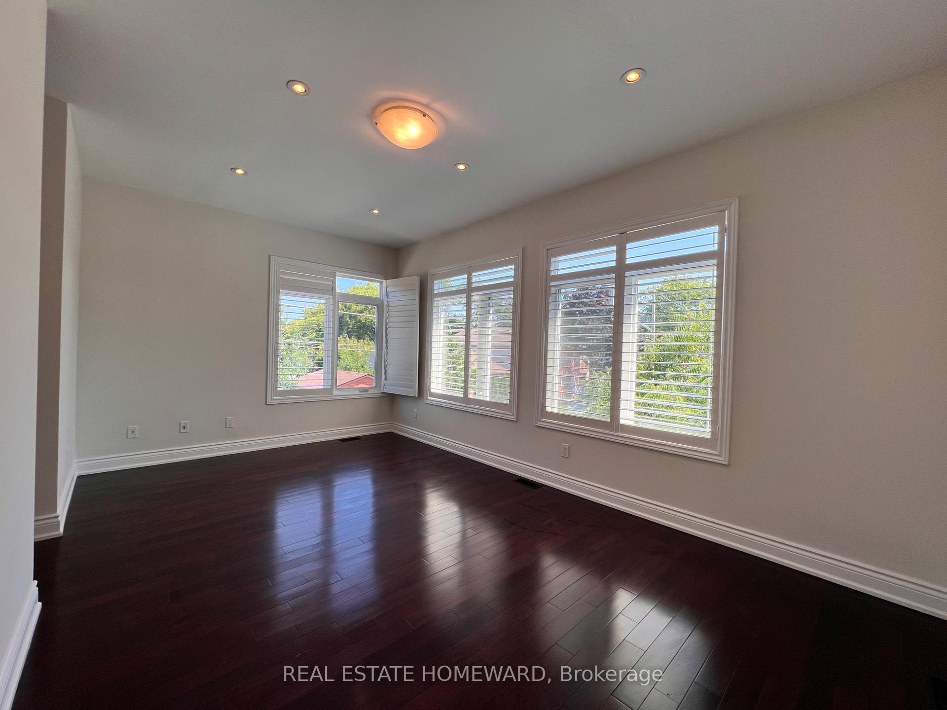 Photo 33 of 171 Westlake Avenue, Toronto, Woodbine-Lumsden — HOMEH