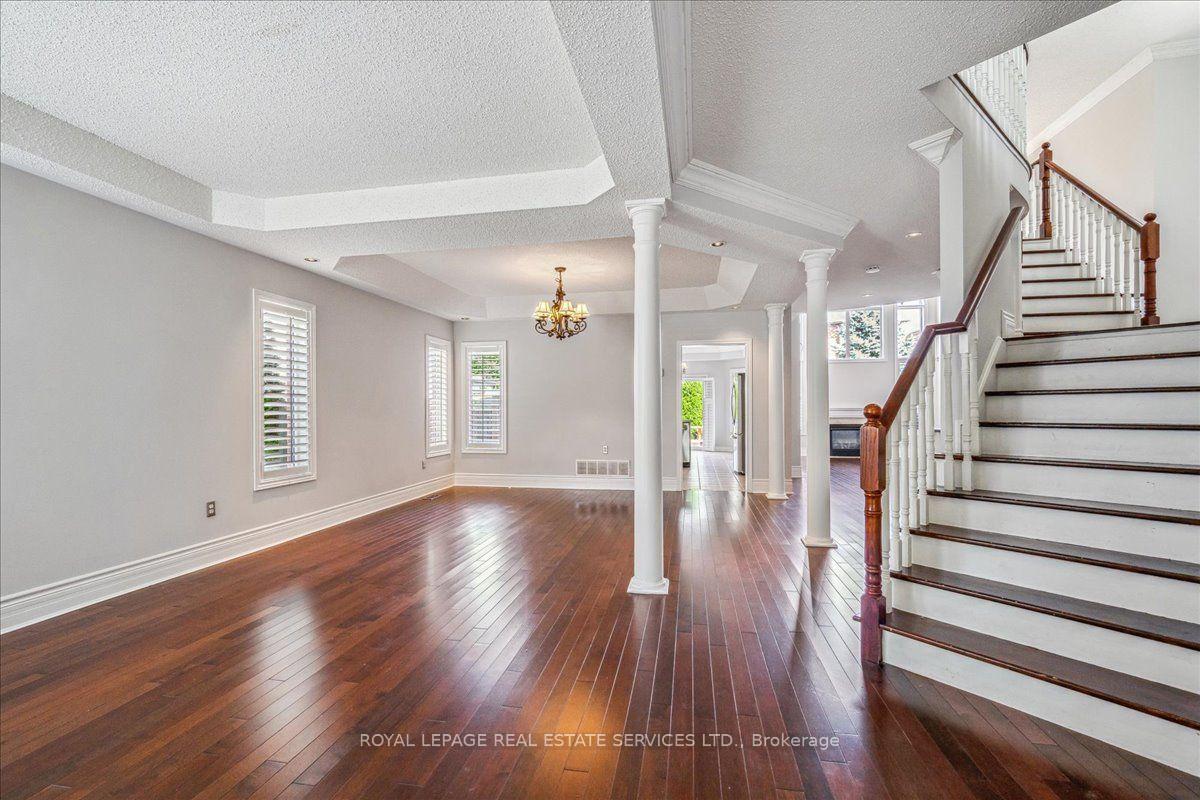 Photo 7 of 54 Stonebrook Crescent, Halton Hills, Georgetown — HOMEH