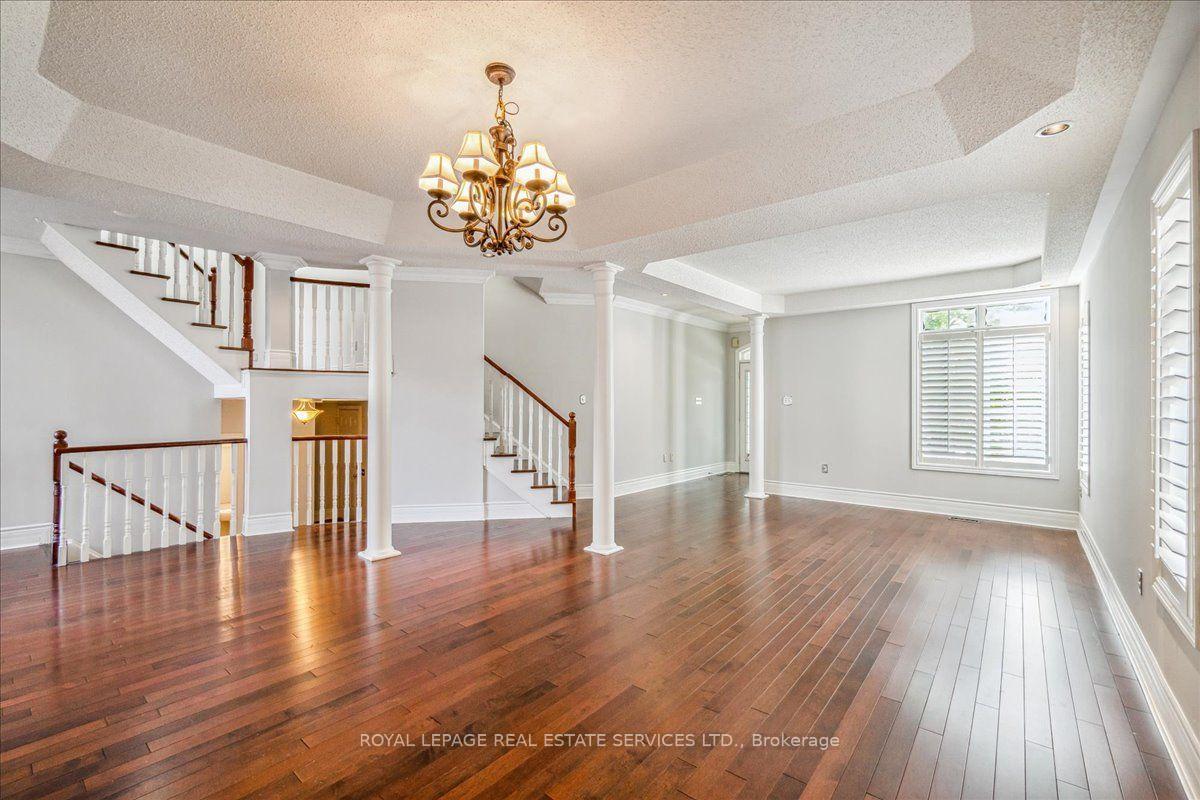 Photo 9 of 54 Stonebrook Crescent, Halton Hills, Georgetown — HOMEH