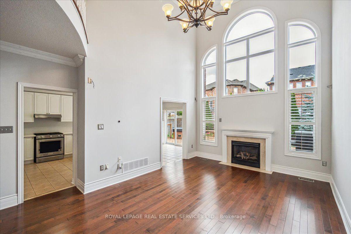 Photo 11 of 54 Stonebrook Crescent, Halton Hills, Georgetown — HOMEH