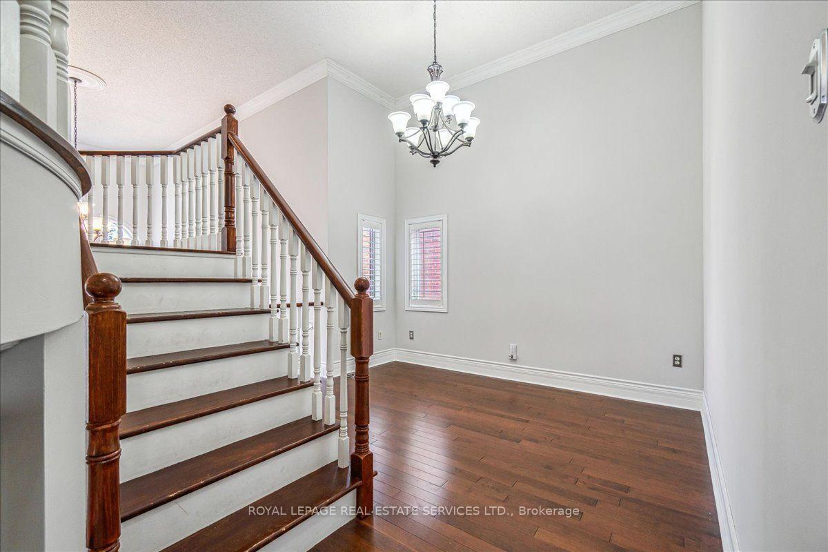 Photo 23 of 54 Stonebrook Crescent, Halton Hills, Georgetown — HOMEH