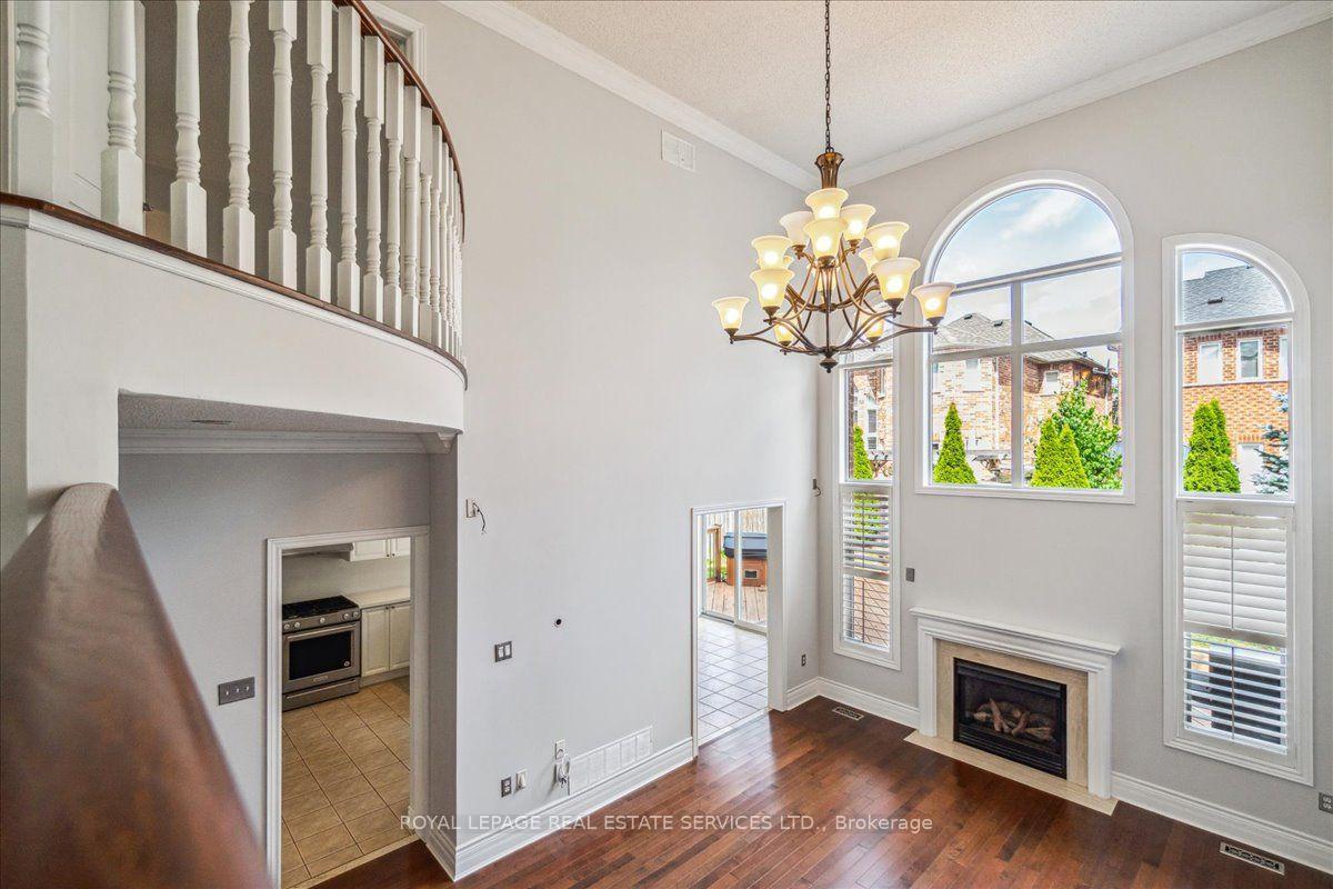 Photo 24 of 54 Stonebrook Crescent, Halton Hills, Georgetown — HOMEH