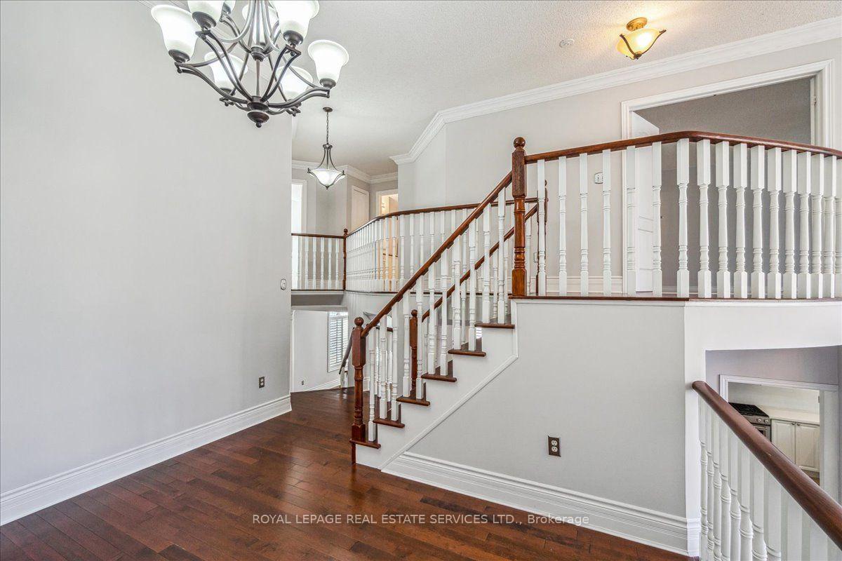 Photo 26 of 54 Stonebrook Crescent, Halton Hills, Georgetown — HOMEH