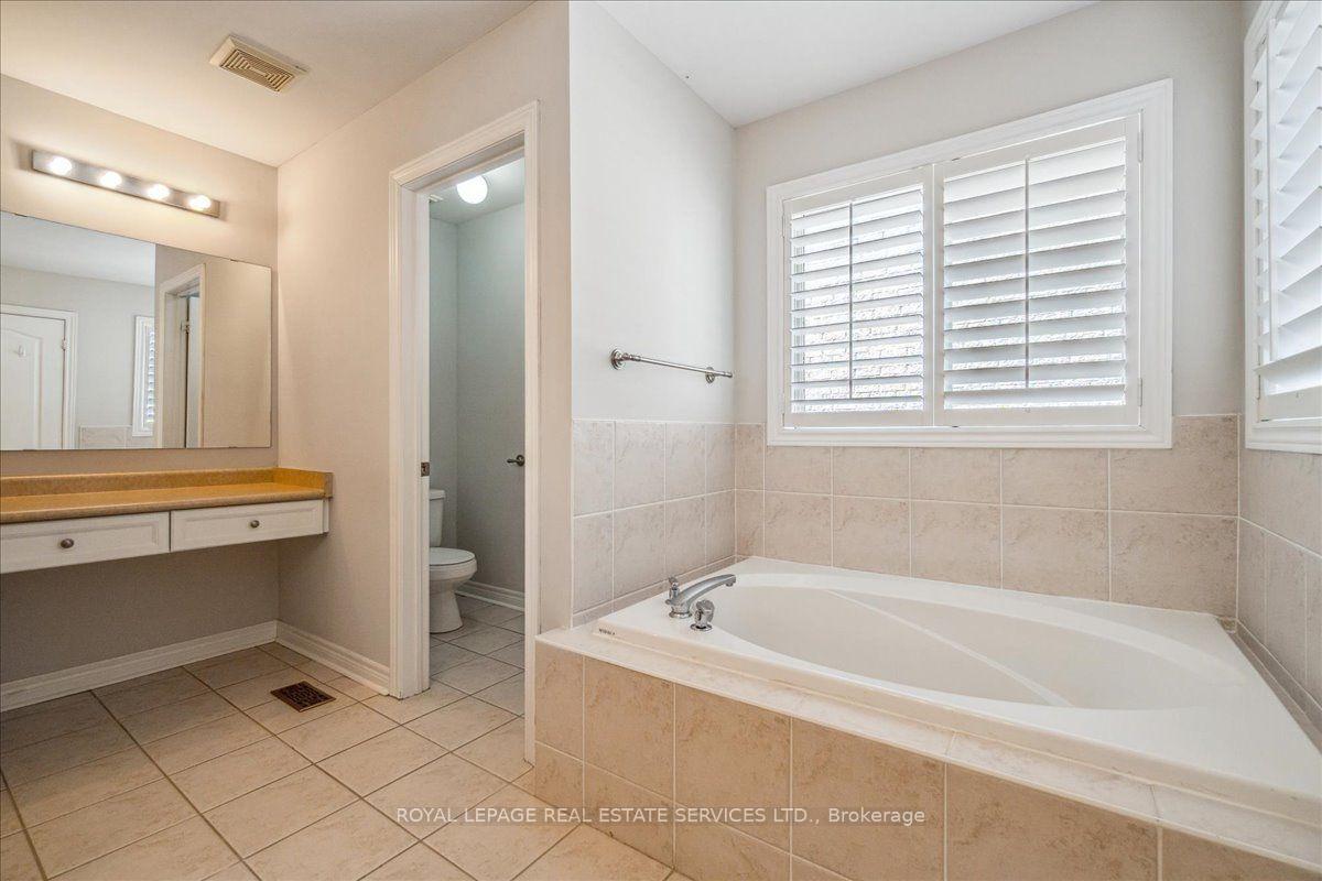Photo 36 of 54 Stonebrook Crescent, Halton Hills, Georgetown — HOMEH