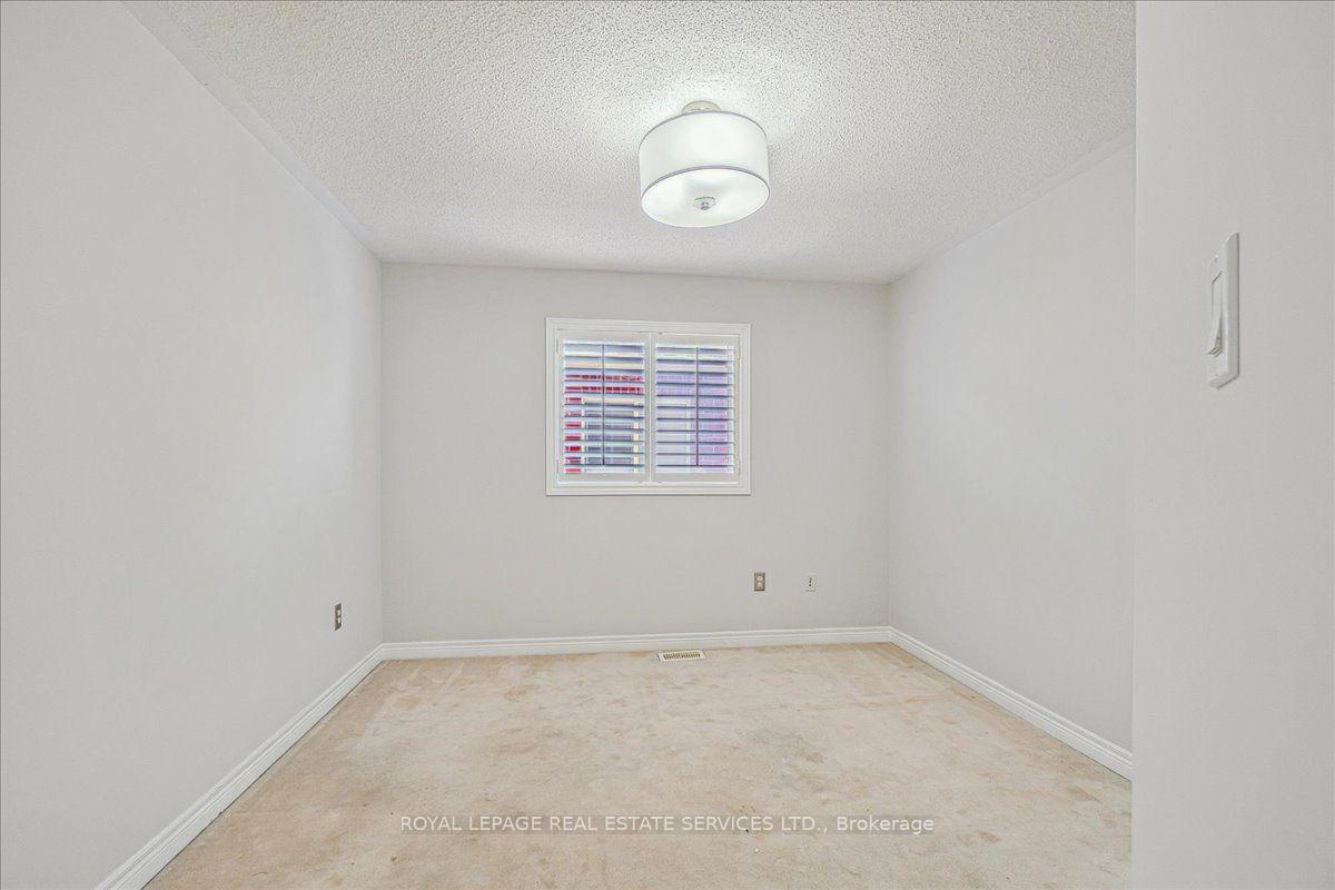Photo 40 of 54 Stonebrook Crescent, Halton Hills, Georgetown — HOMEH