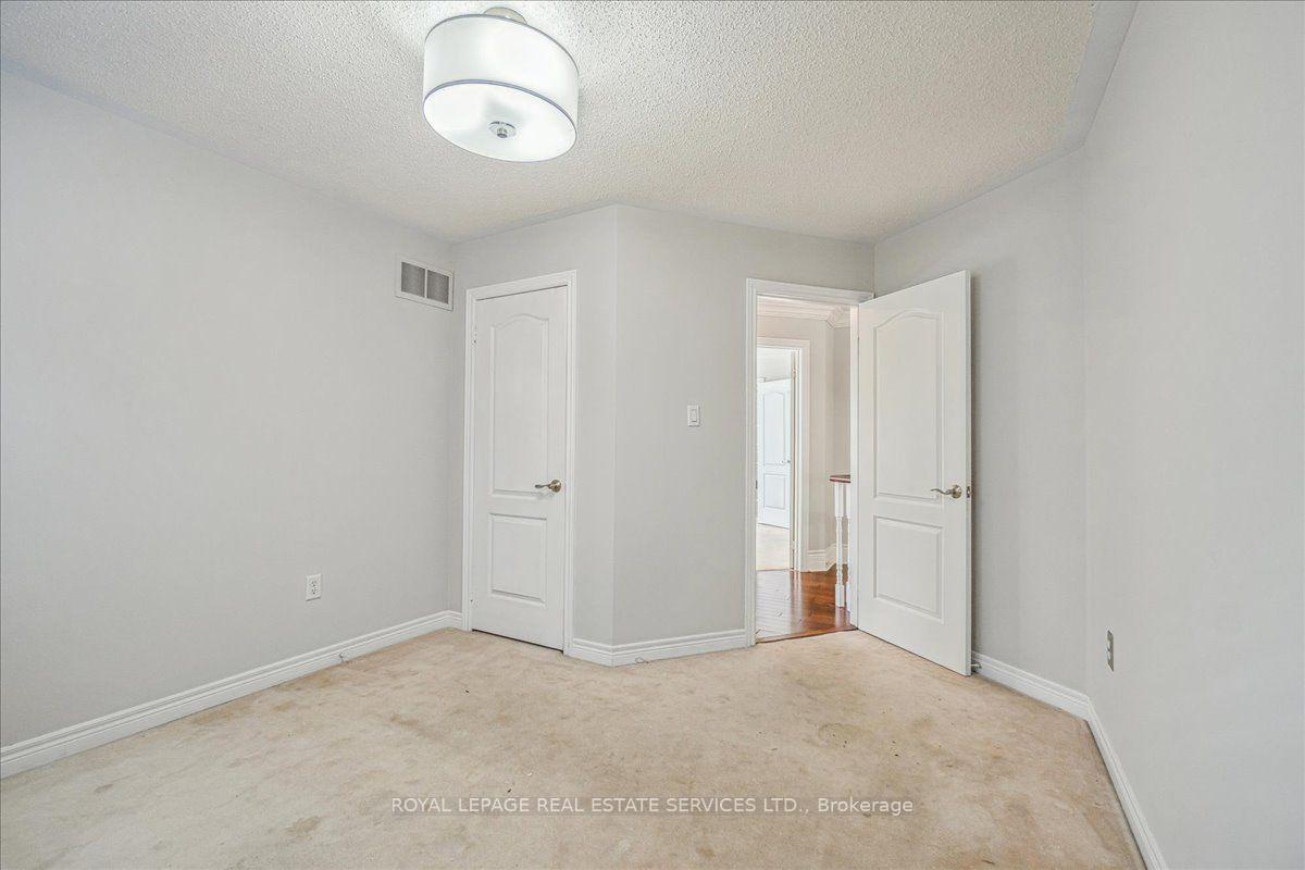 Photo 41 of 54 Stonebrook Crescent, Halton Hills, Georgetown — HOMEH