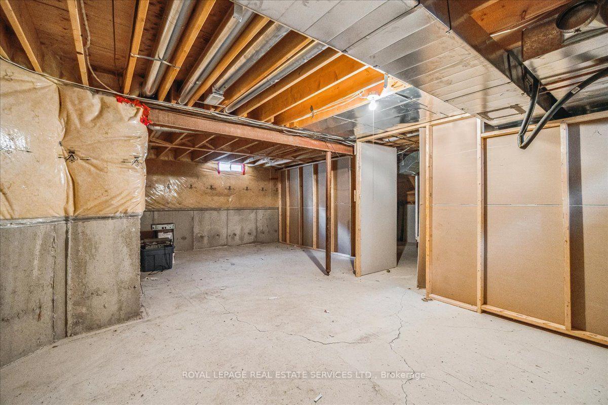 Photo 50 of 54 Stonebrook Crescent, Halton Hills, Georgetown — HOMEH