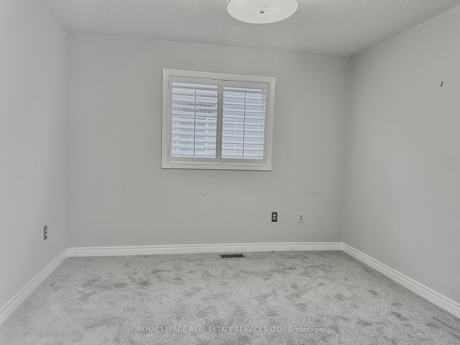 Photo 38 of 54 Stonebrook Crescent, Halton Hills, Georgetown — HOMEH