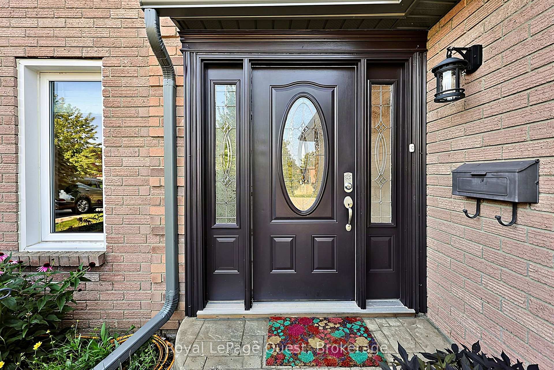 Photo 5 of 44 Trillium Crescent, Barrie, Allandale — HOMEH