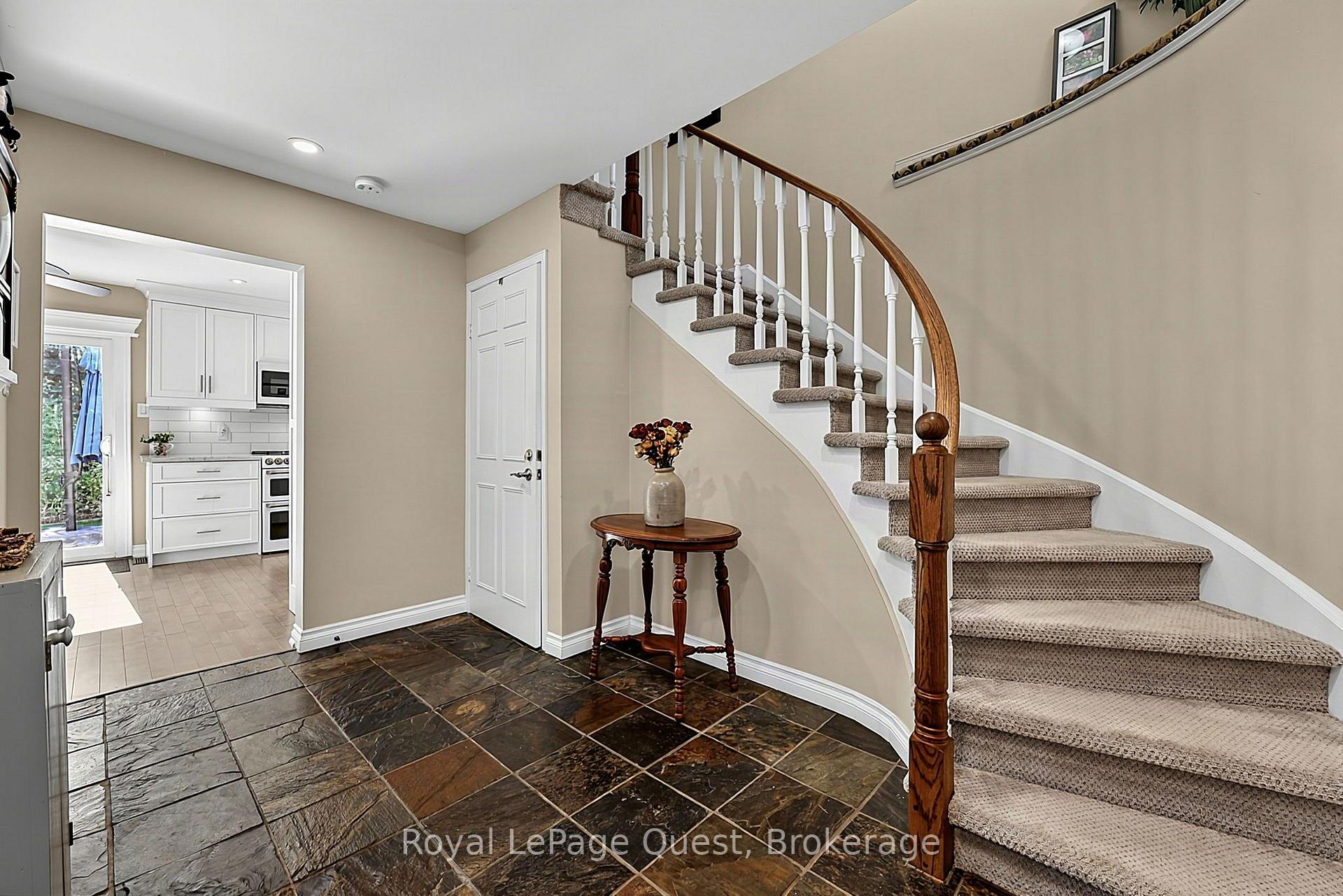 Photo 9 of 44 Trillium Crescent, Barrie, Allandale — HOMEH