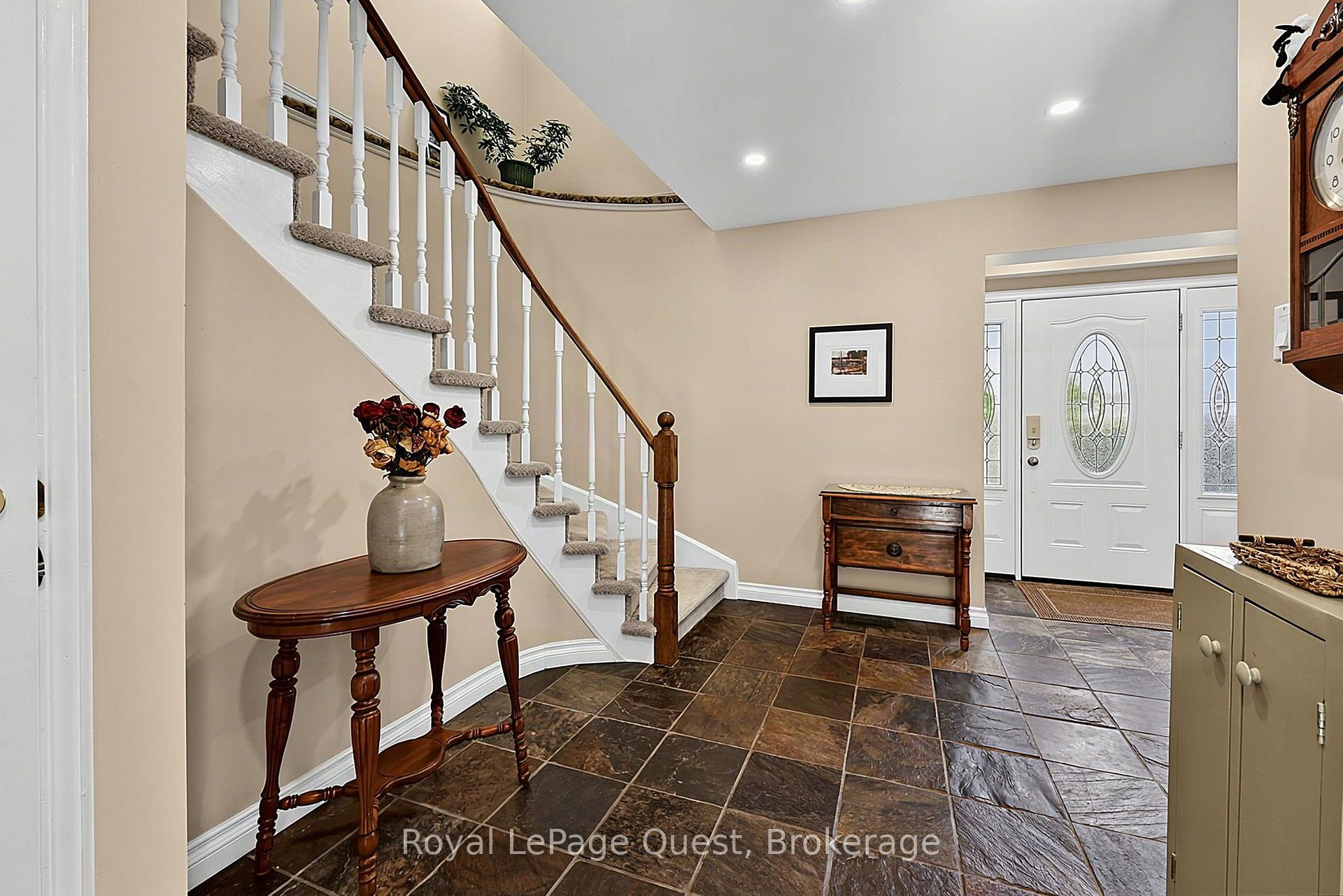 Photo 10 of 44 Trillium Crescent, Barrie, Allandale — HOMEH