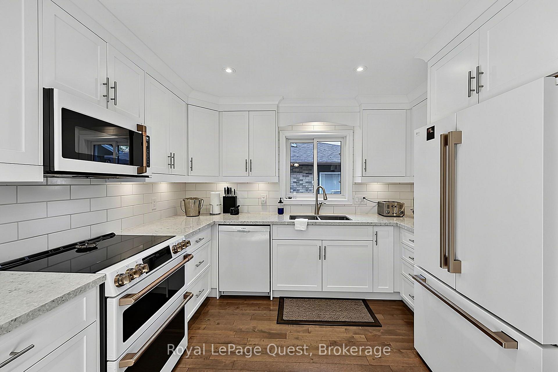 Photo 14 of 44 Trillium Crescent, Barrie, Allandale — HOMEH