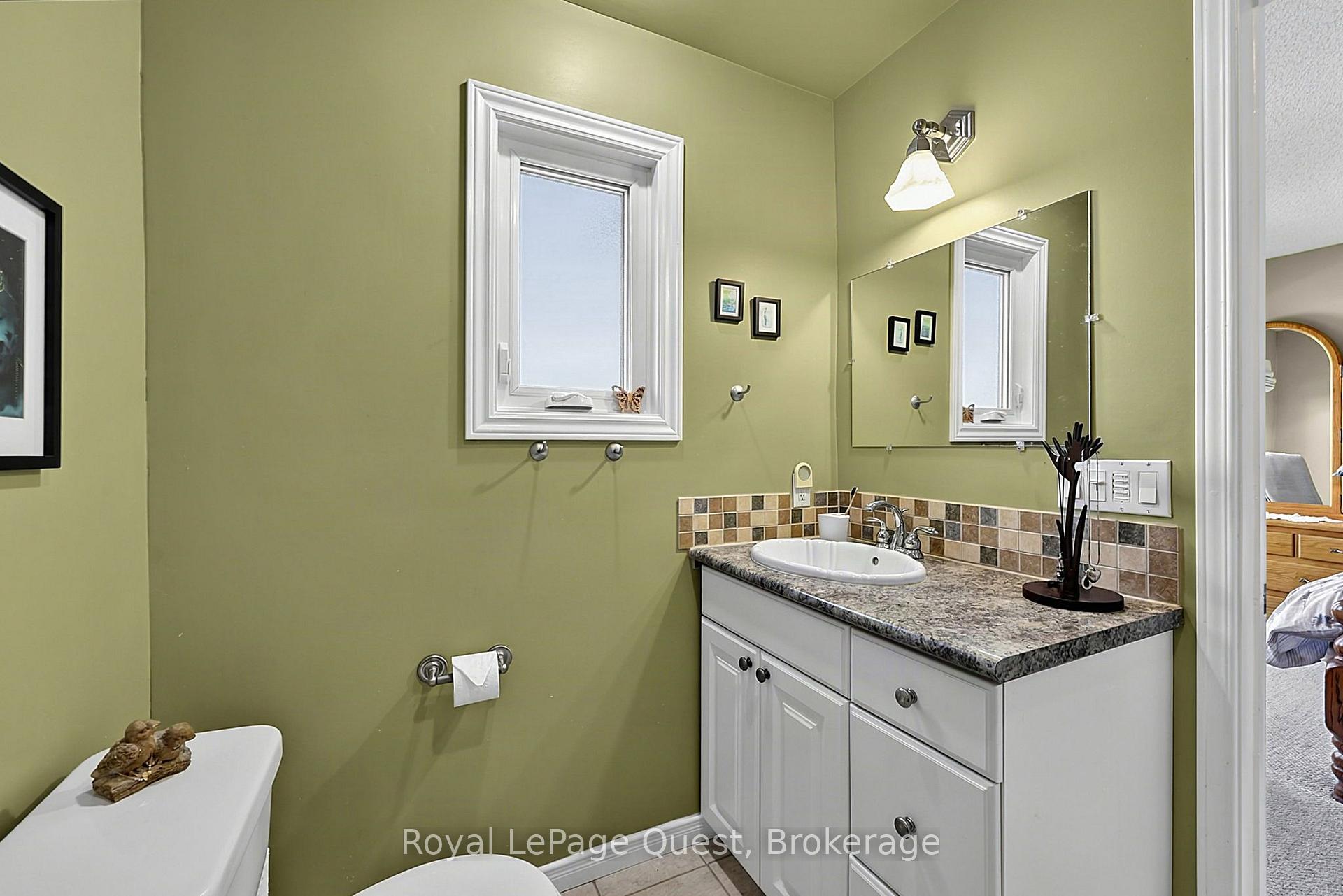 Photo 32 of 44 Trillium Crescent, Barrie, Allandale — HOMEH