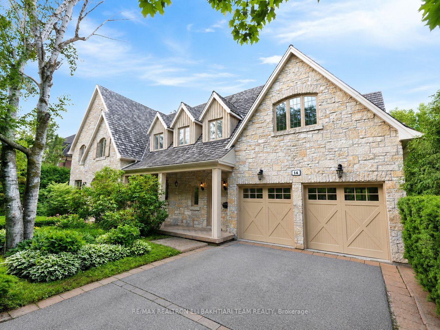 Photo 3 of 14 St Margarets Drive, North York, Bridle Path-Sunnybrook-York Mills — HOMEH