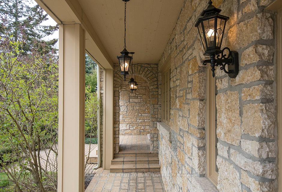 Photo 11 of 14 St Margarets Drive, North York, Bridle Path-Sunnybrook-York Mills — HOMEH