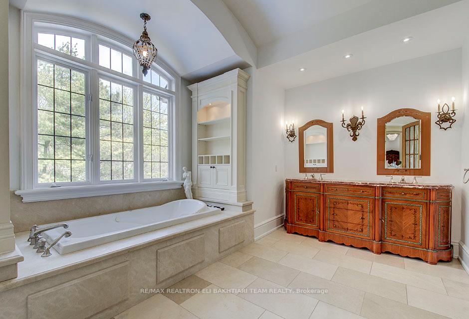 Photo 33 of 14 St Margarets Drive, North York, Bridle Path-Sunnybrook-York Mills — HOMEH