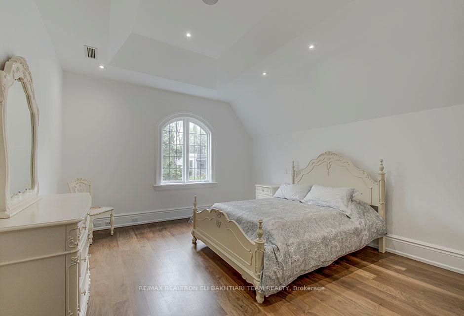 Photo 37 of 14 St Margarets Drive, North York, Bridle Path-Sunnybrook-York Mills — HOMEH