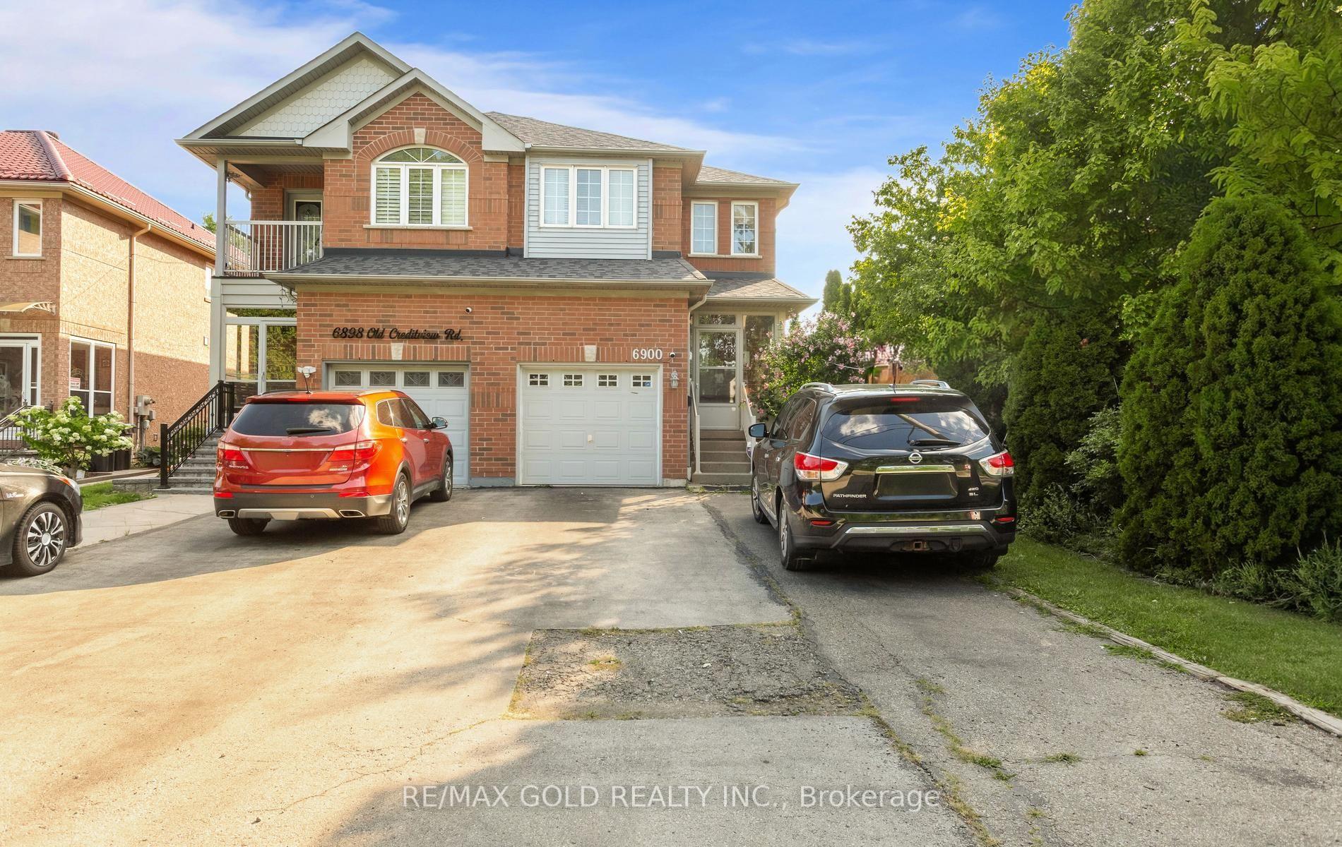 Front of 6900 Old Creditview Rd