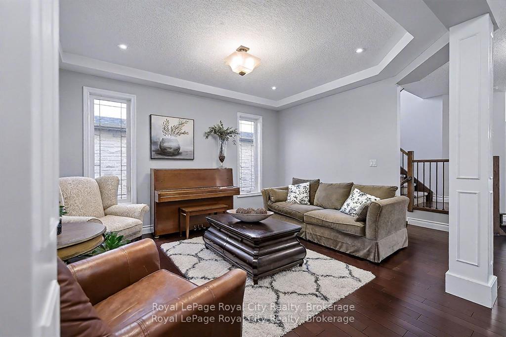 Photo 7 of 8 Zaduk Place, Guelph, Kortright East — HOMEH