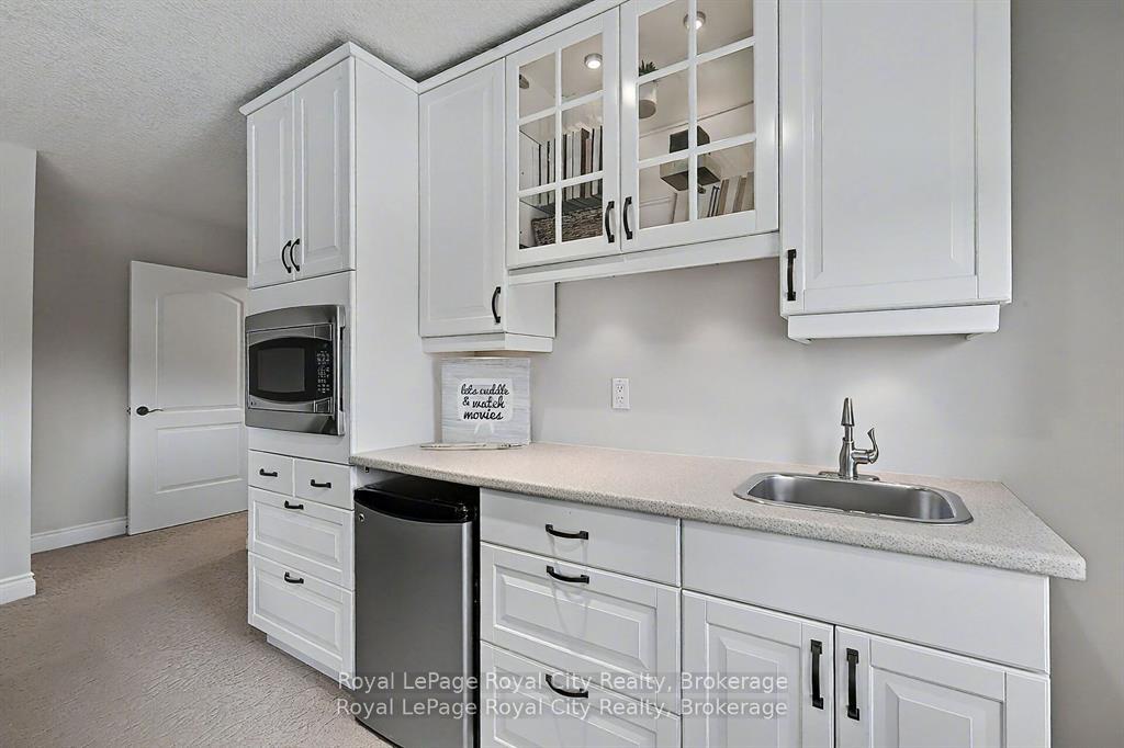 Photo 21 of 8 Zaduk Place, Guelph, Kortright East — HOMEH