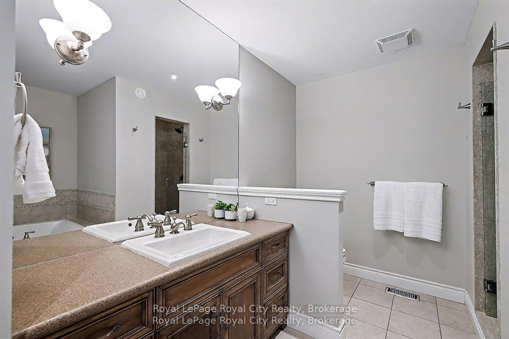 Photo 24 of 8 Zaduk Place, Guelph, Kortright East — HOMEH