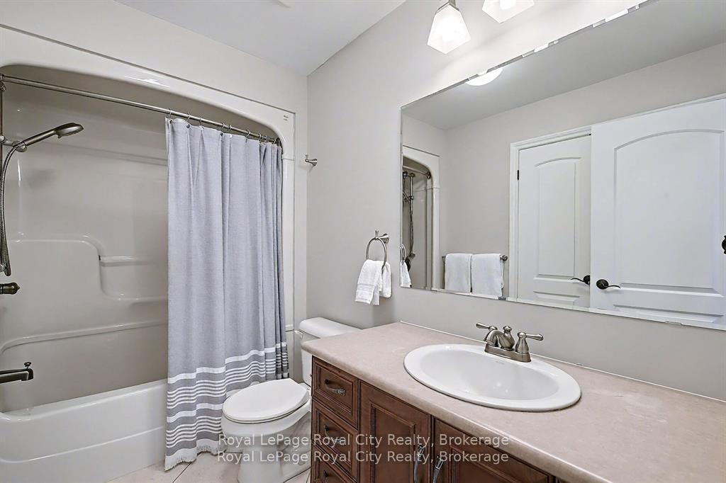 Photo 26 of 8 Zaduk Place, Guelph, Kortright East — HOMEH