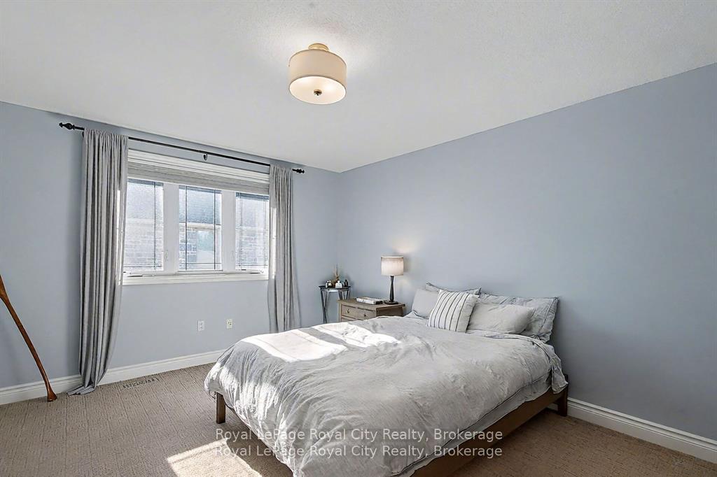 Photo 28 of 8 Zaduk Place, Guelph, Kortright East — HOMEH