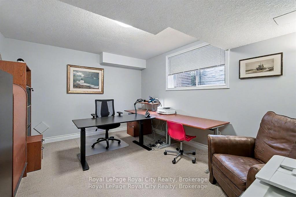 Photo 30 of 8 Zaduk Place, Guelph, Kortright East — HOMEH