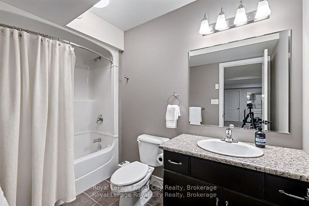 Photo 31 of 8 Zaduk Place, Guelph, Kortright East — HOMEH