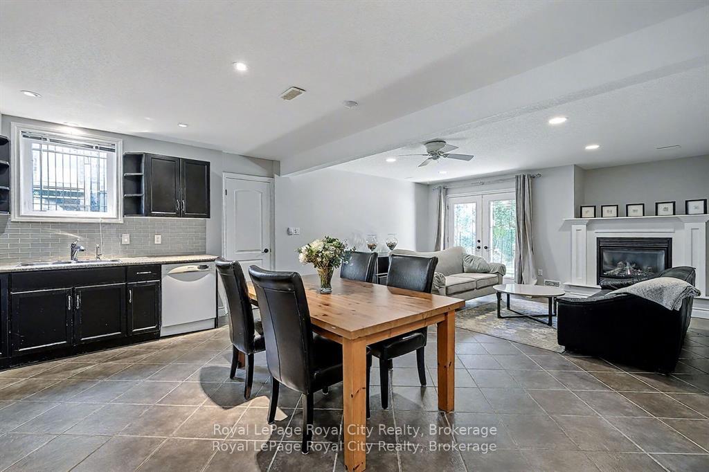 Photo 32 of 8 Zaduk Place, Guelph, Kortright East — HOMEH