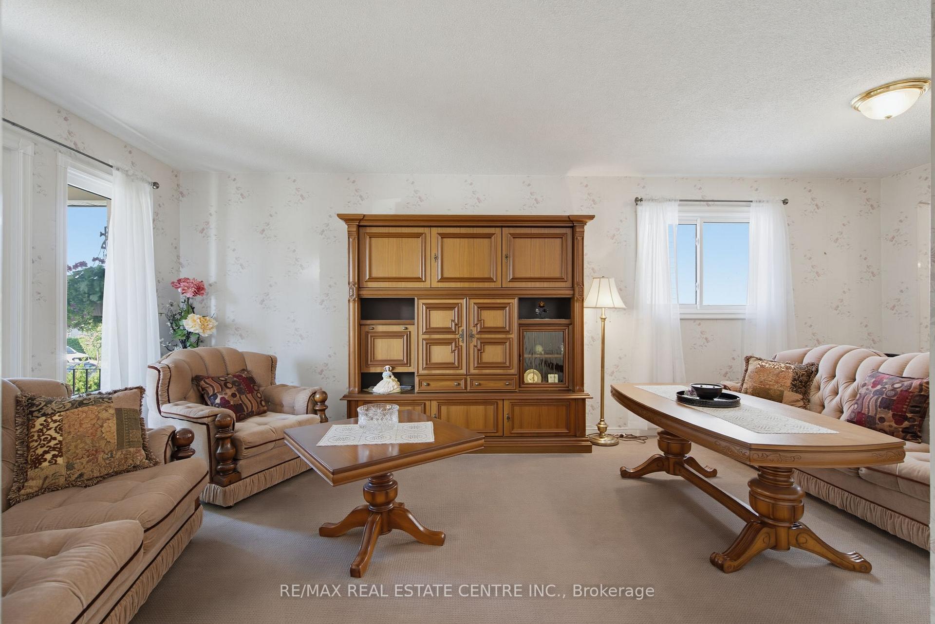 Photo 5 of 310 Bailey Drive, Orangeville — HOMEH