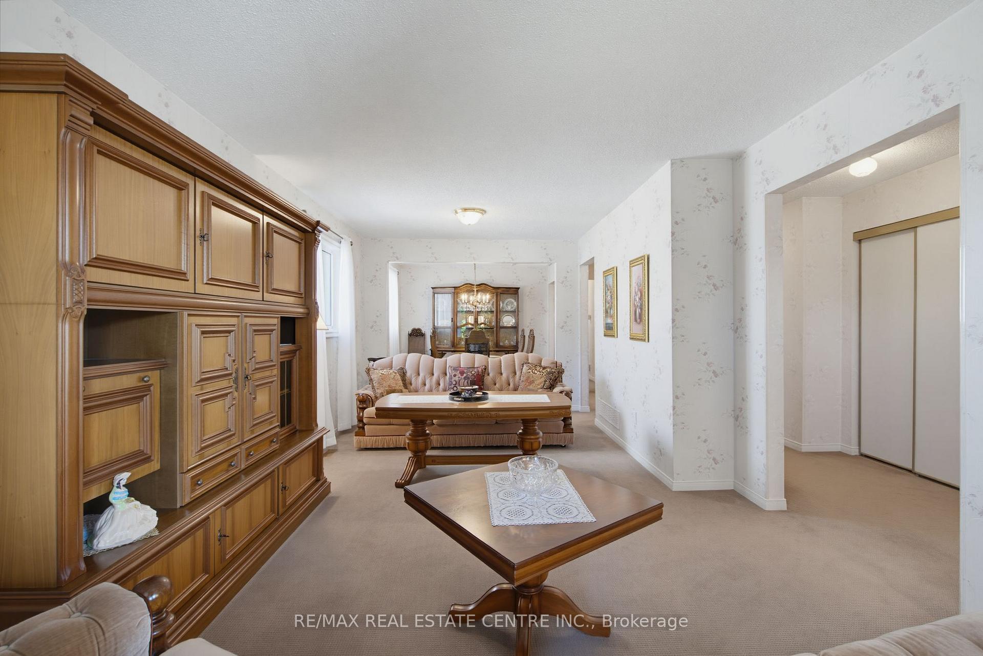 Photo 6 of 310 Bailey Drive, Orangeville — HOMEH