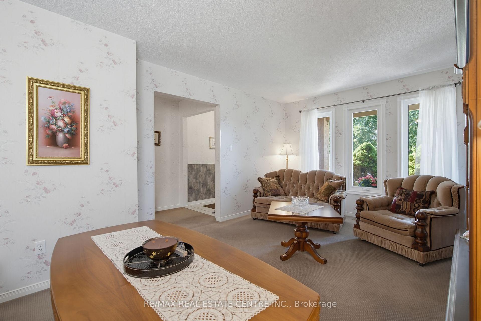 Photo 7 of 310 Bailey Drive, Orangeville — HOMEH