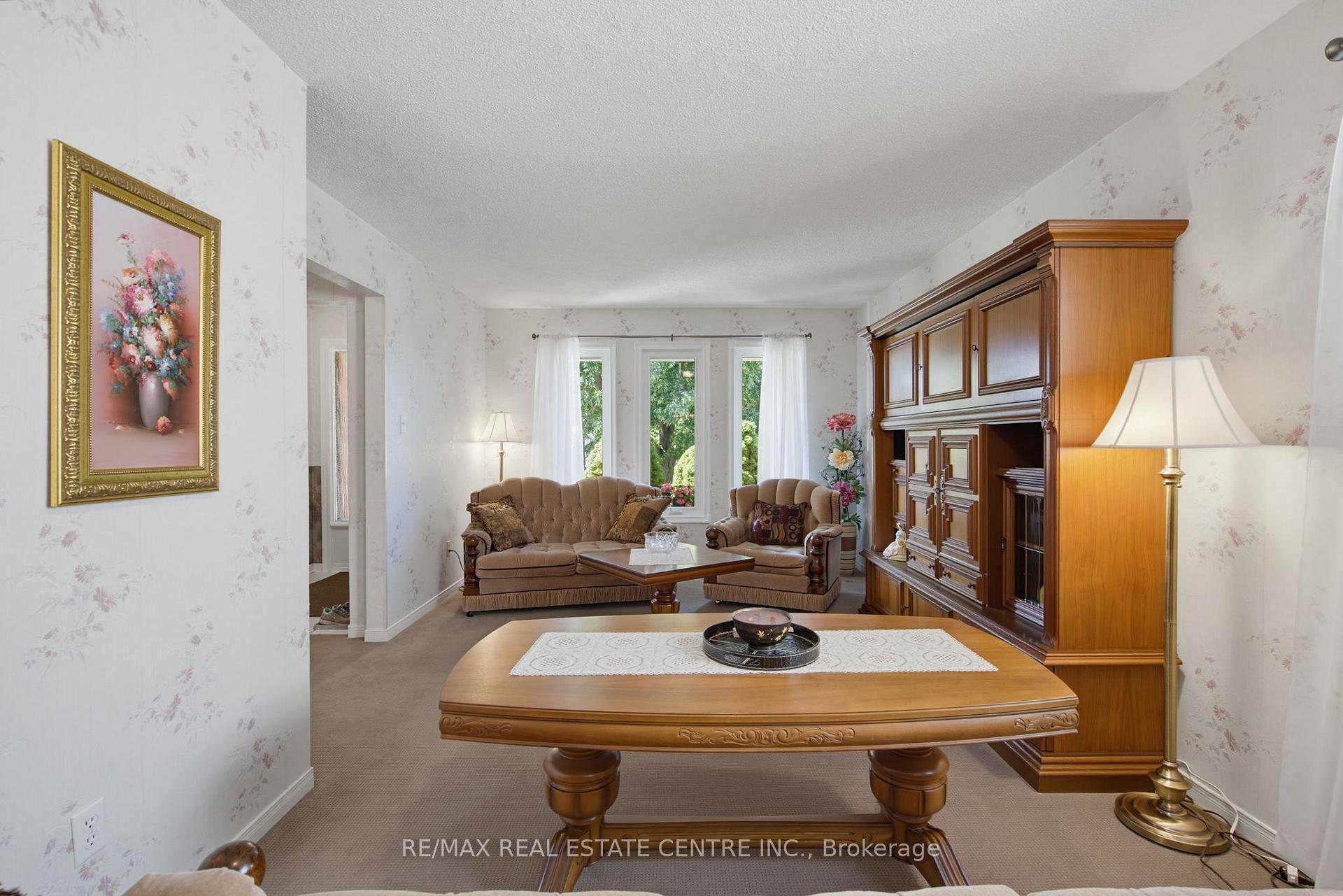 Photo 8 of 310 Bailey Drive, Orangeville — HOMEH