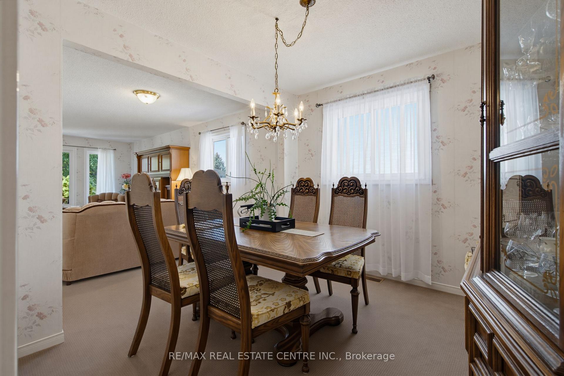 Photo 10 of 310 Bailey Drive, Orangeville — HOMEH