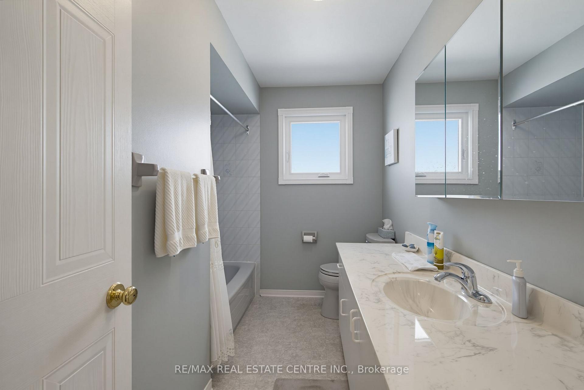Photo 17 of 310 Bailey Drive, Orangeville — HOMEH
