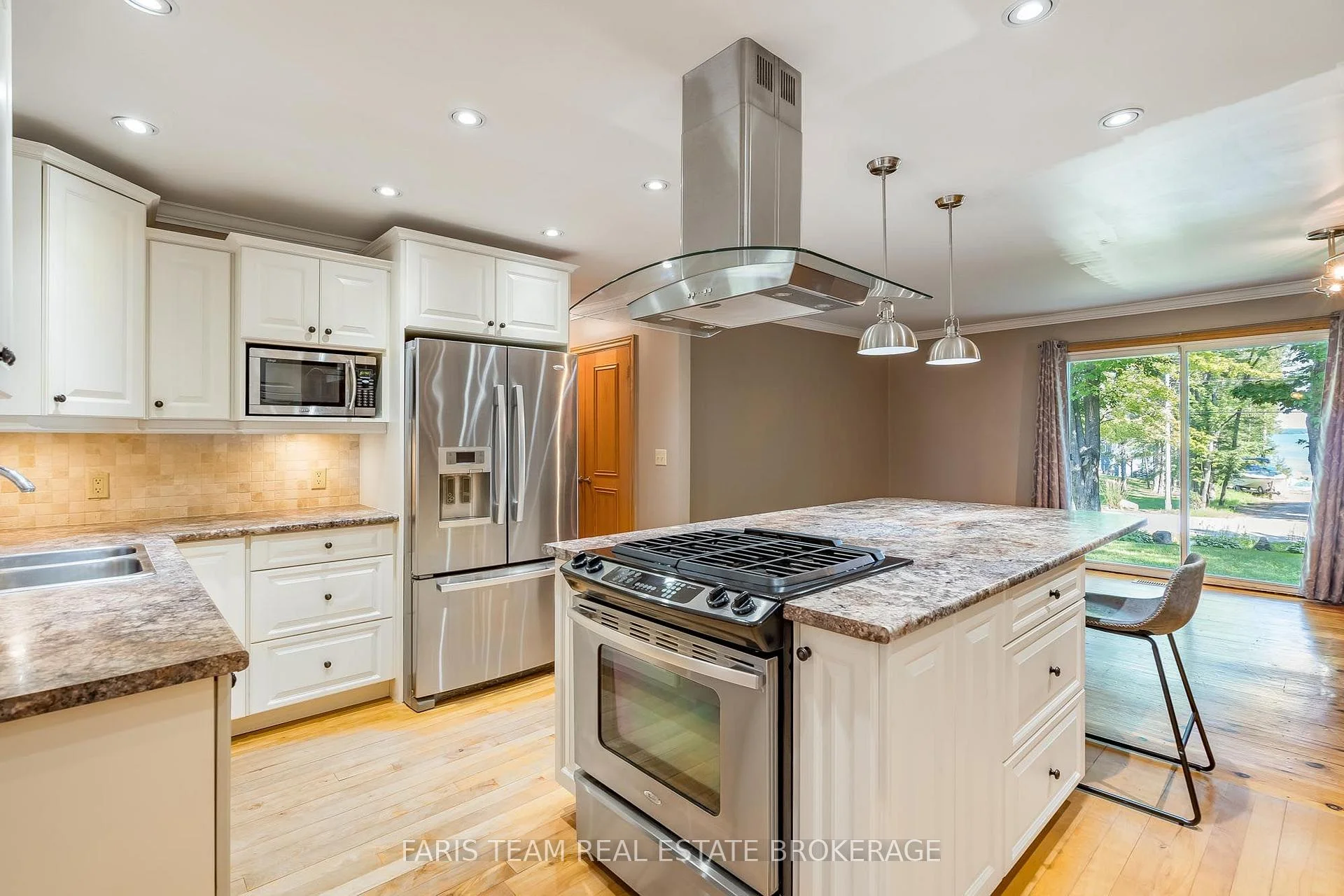 Photo 14 of 2554 Champlain Road, Tiny, Rural Tiny — HOMEH