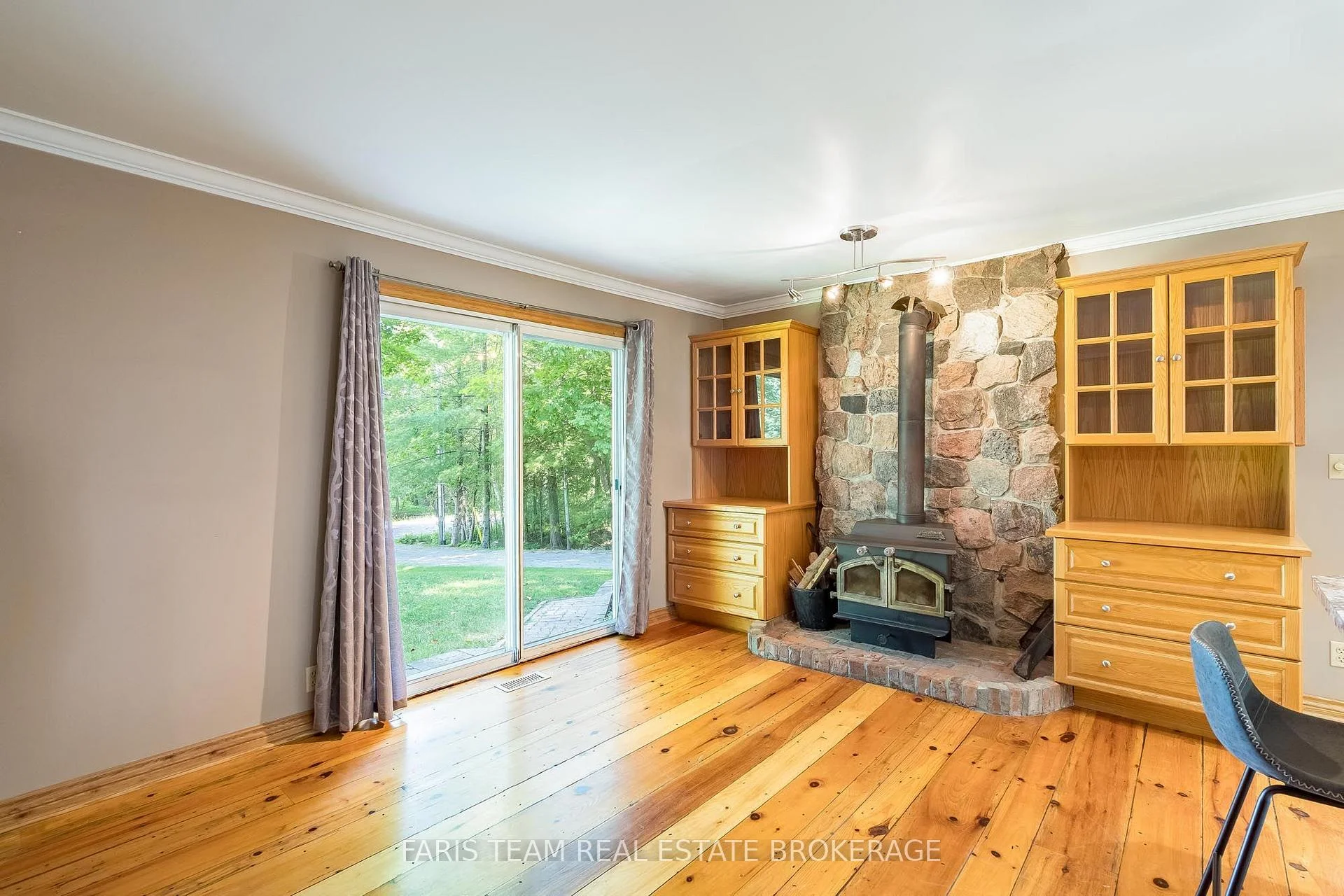 Photo 24 of 2554 Champlain Road, Tiny, Rural Tiny — HOMEH