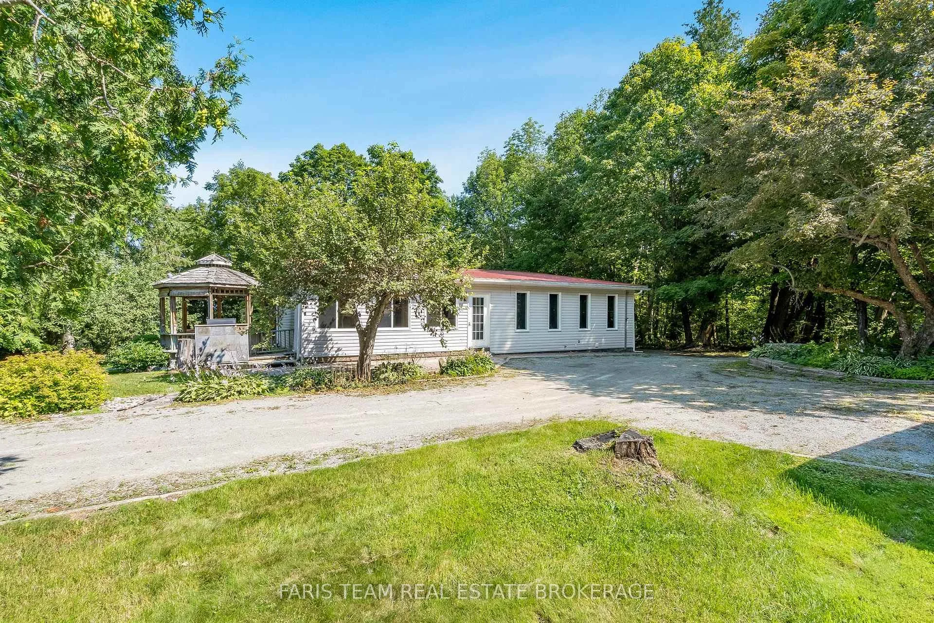 Photo 62 of 2554 Champlain Road, Tiny, Rural Tiny — HOMEH