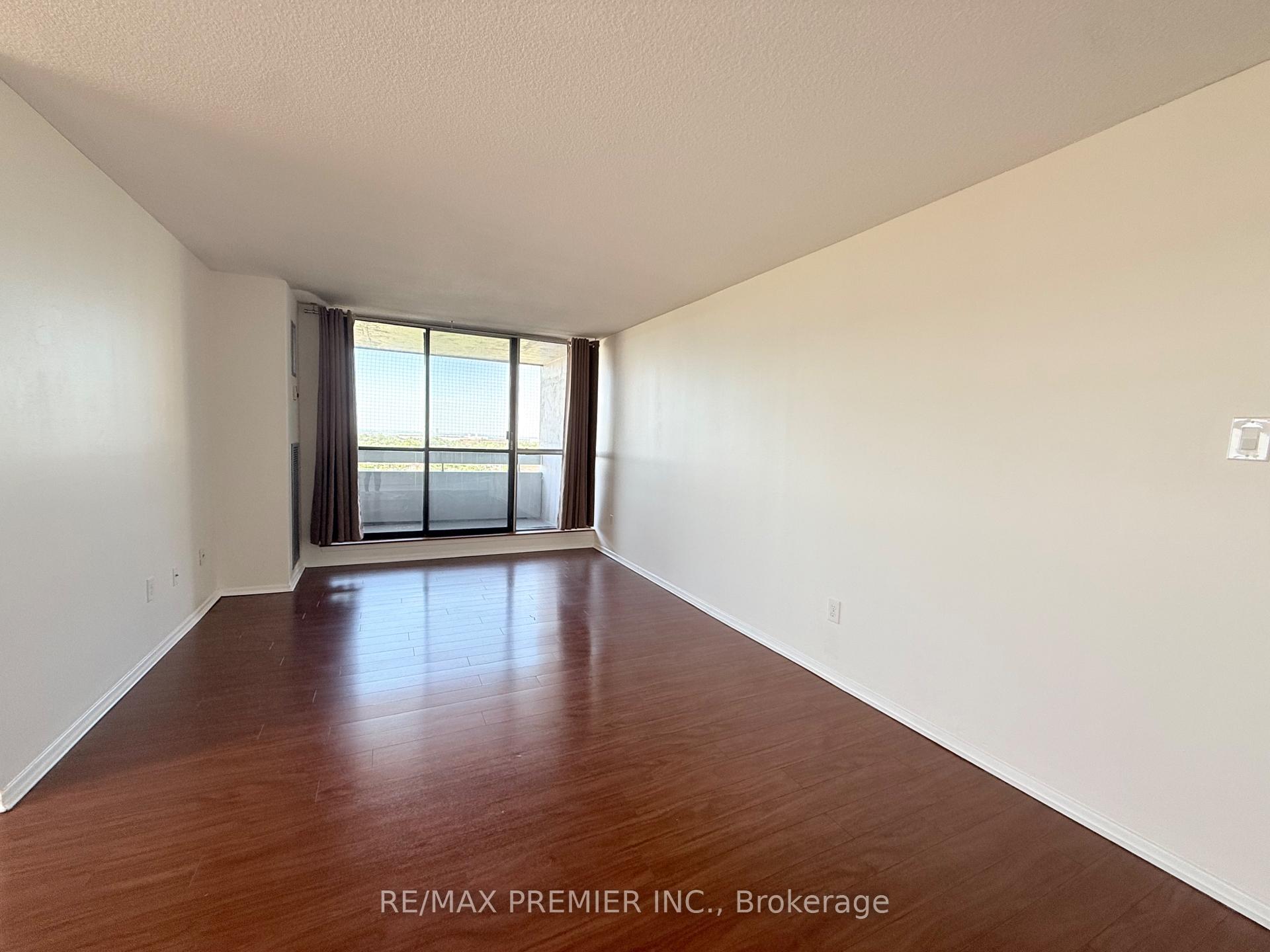 Photo 8 of Unit 1011, 15 Kensington Road, Brampton, Queen Street Corridor — HOMEH