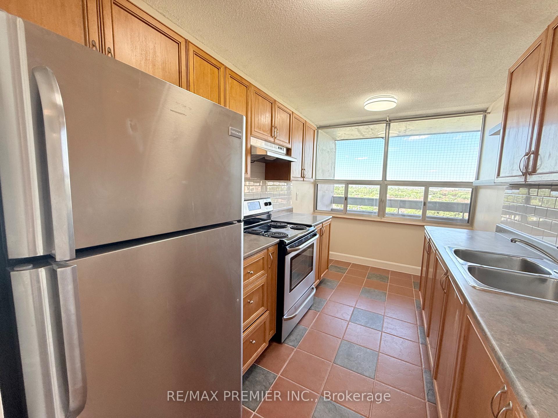 Photo 13 of Unit 1011, 15 Kensington Road, Brampton, Queen Street Corridor — HOMEH
