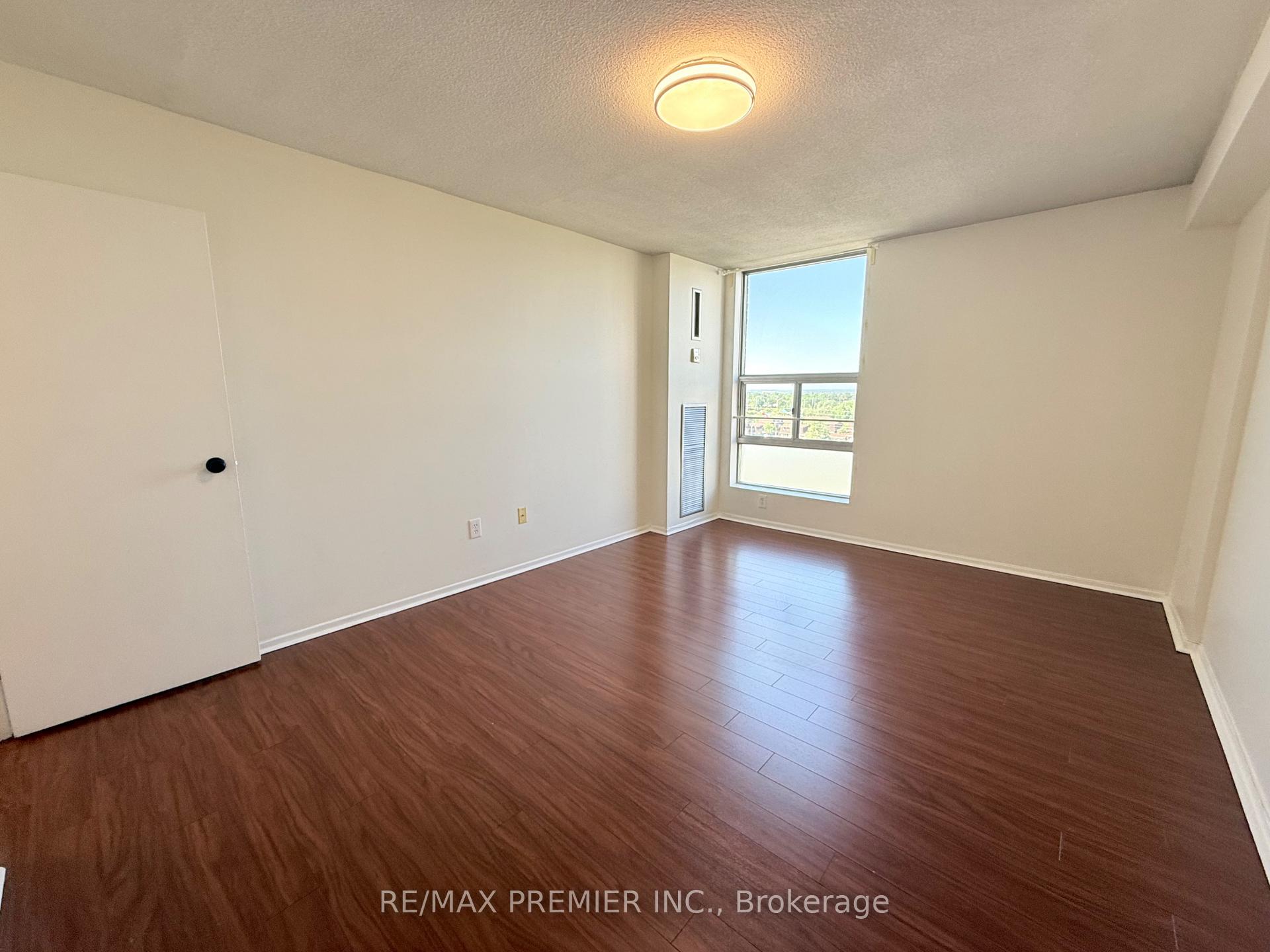 Photo 32 of Unit 1011, 15 Kensington Road, Brampton, Queen Street Corridor — HOMEH