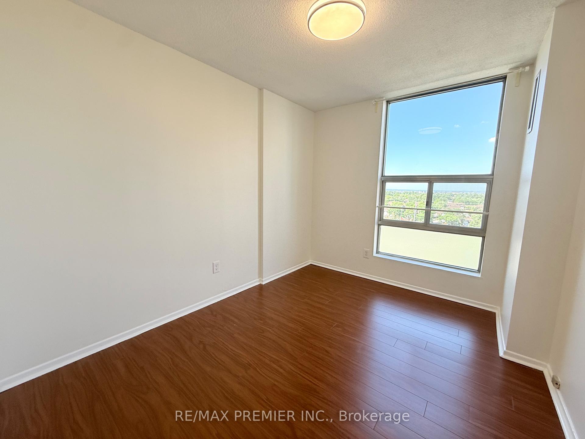Photo 35 of Unit 1011, 15 Kensington Road, Brampton, Queen Street Corridor — HOMEH