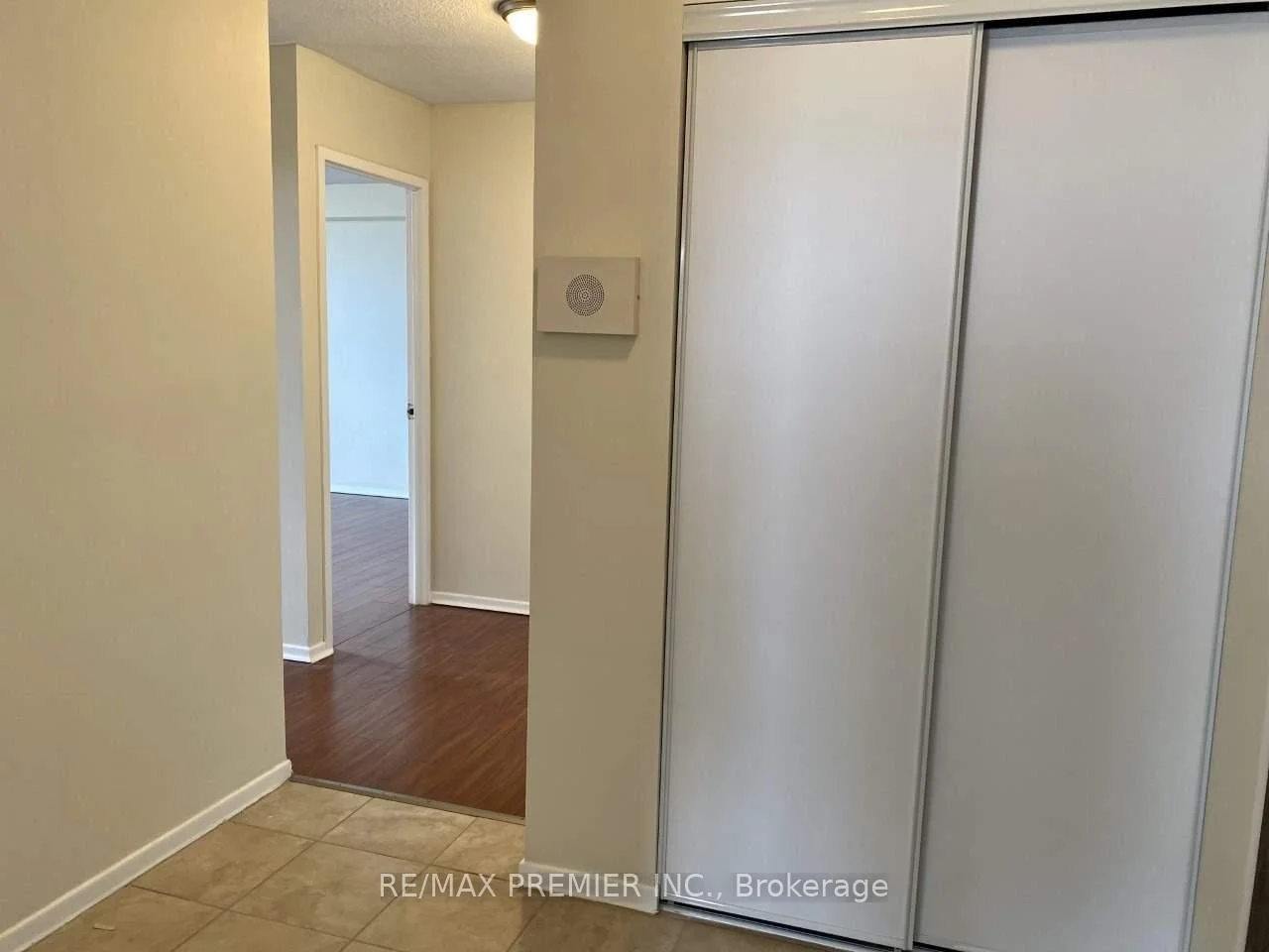 Photo 3 of Unit 1011, 15 Kensington Road, Brampton, Queen Street Corridor — HOMEH