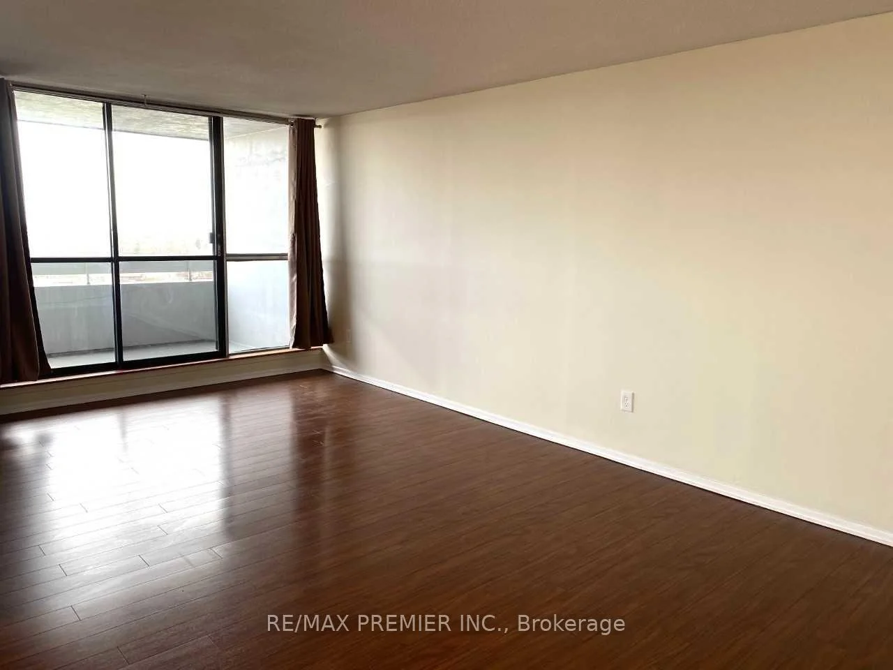 Photo 7 of Unit 1011, 15 Kensington Road, Brampton, Queen Street Corridor — HOMEH
